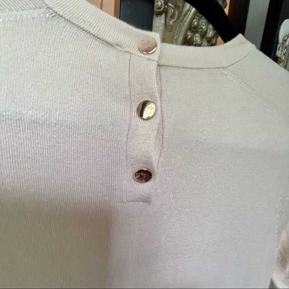 Zara Beige Basic Knit short sleeve sweater with gold buttons size S - Picture 9 of 9